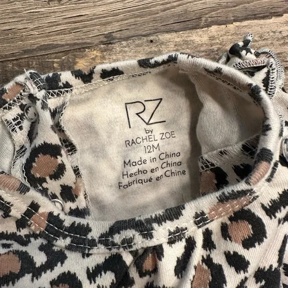 Rachel Zoe Cream Faux Fur Vest Outfit - Picture 4 of 4